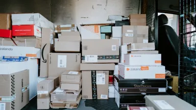 Top 10 benefits of GPS tracking for small business fleet management