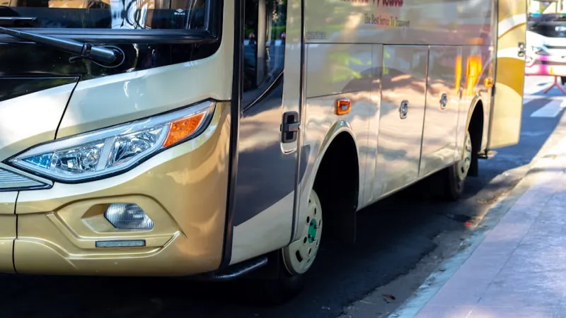 School bus GPS tracking system showing real-time bus route on parent mobile app